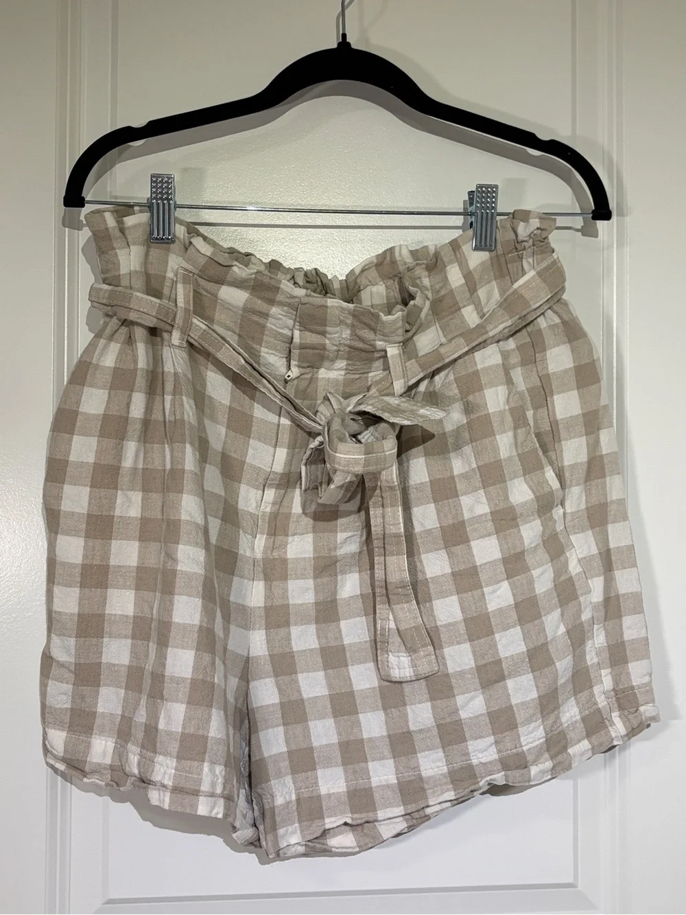 A New Day Gingham High-Rise Paperbag Shorts – Tan & White Size M